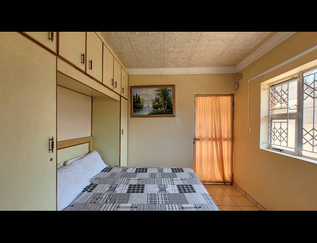 8 BEDROOM HOUSE FOR SALE IN TINLEY MANOR